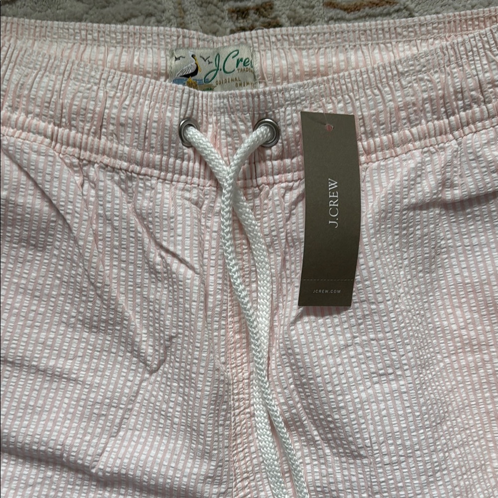 J. Crew NEW W/tags Seersucker Mens Swim Shorts sz sm
Classic style and color!